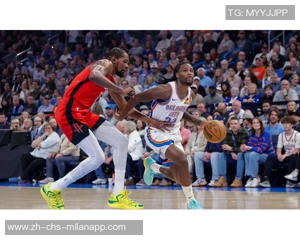 雷霆与雄鹿激战正酣NBA赛场上演精彩对决引发球迷热议